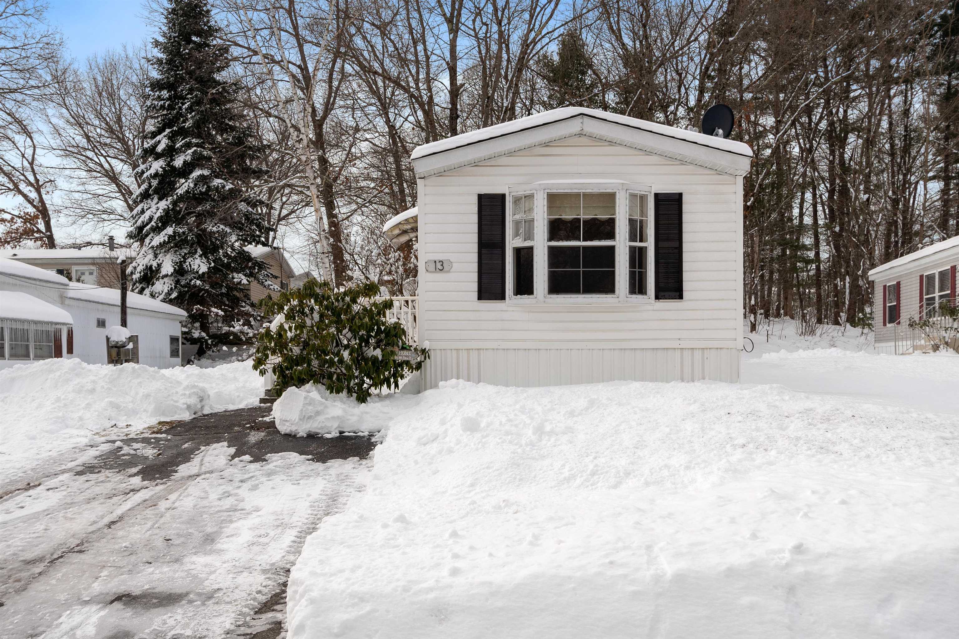 13 Parklane Road Hampstead, NH 03841 - Photo 2 of 29 Gallery Image 2
