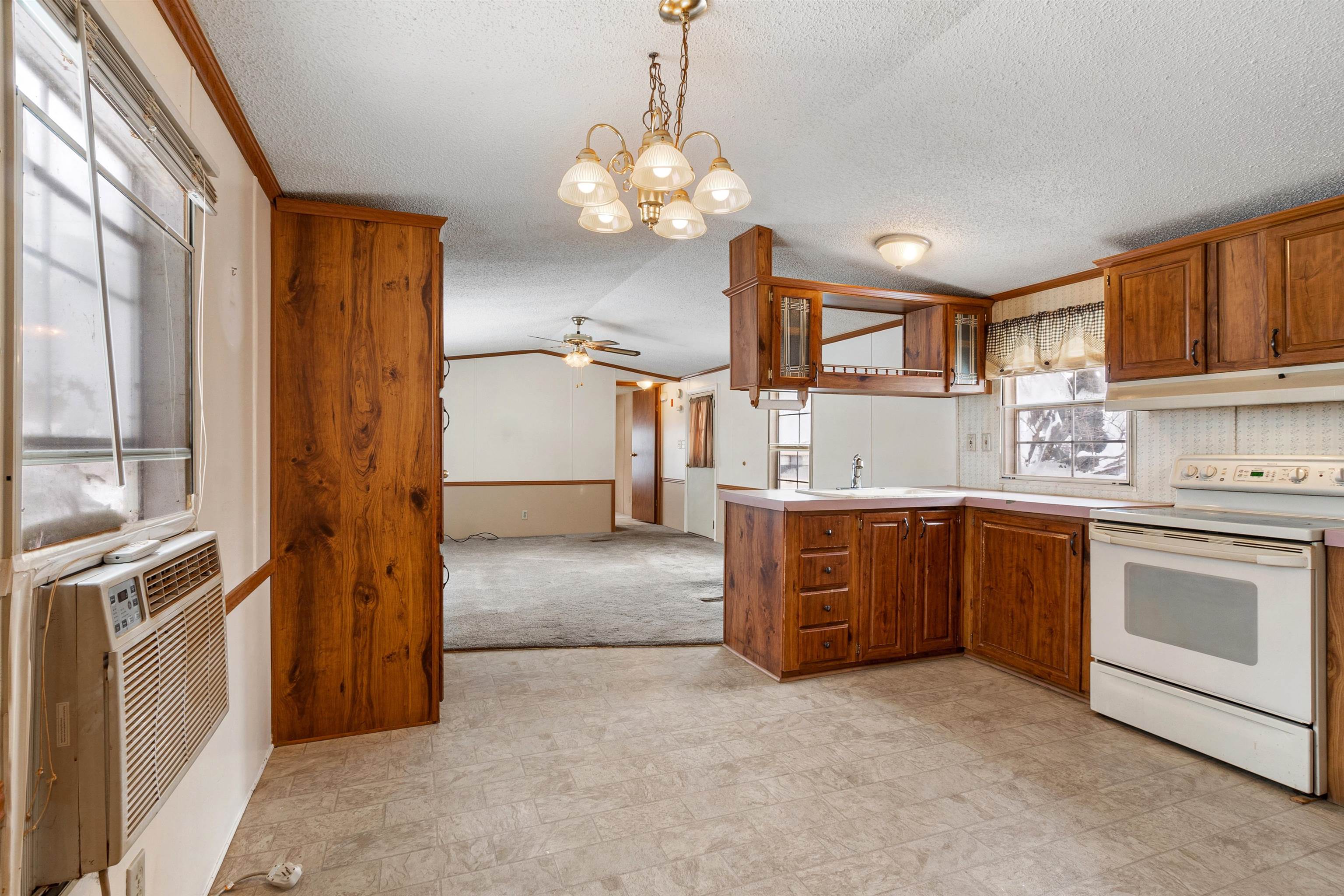 13 Parklane Road Hampstead, NH 03841 - Photo 5 of 29 Gallery Image 5