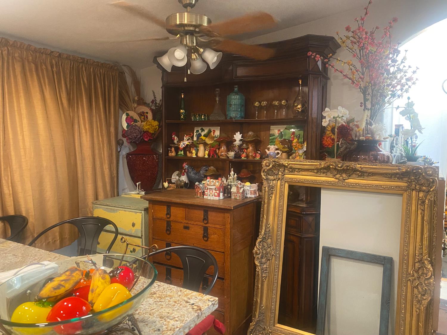 2575 South Willow, Unit 25 Fresno, CA 93725 - Photo 12 of 31 a room with table and chairs