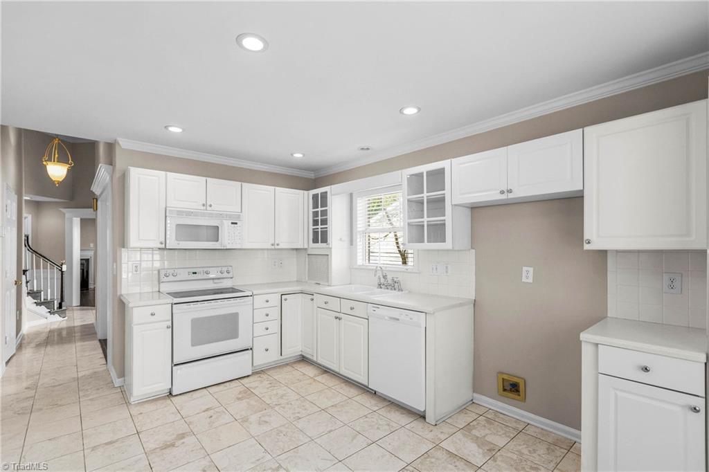 7508 Riverside Court Clemmons, NC 27012 - Photo 12 of 27 Kitchen