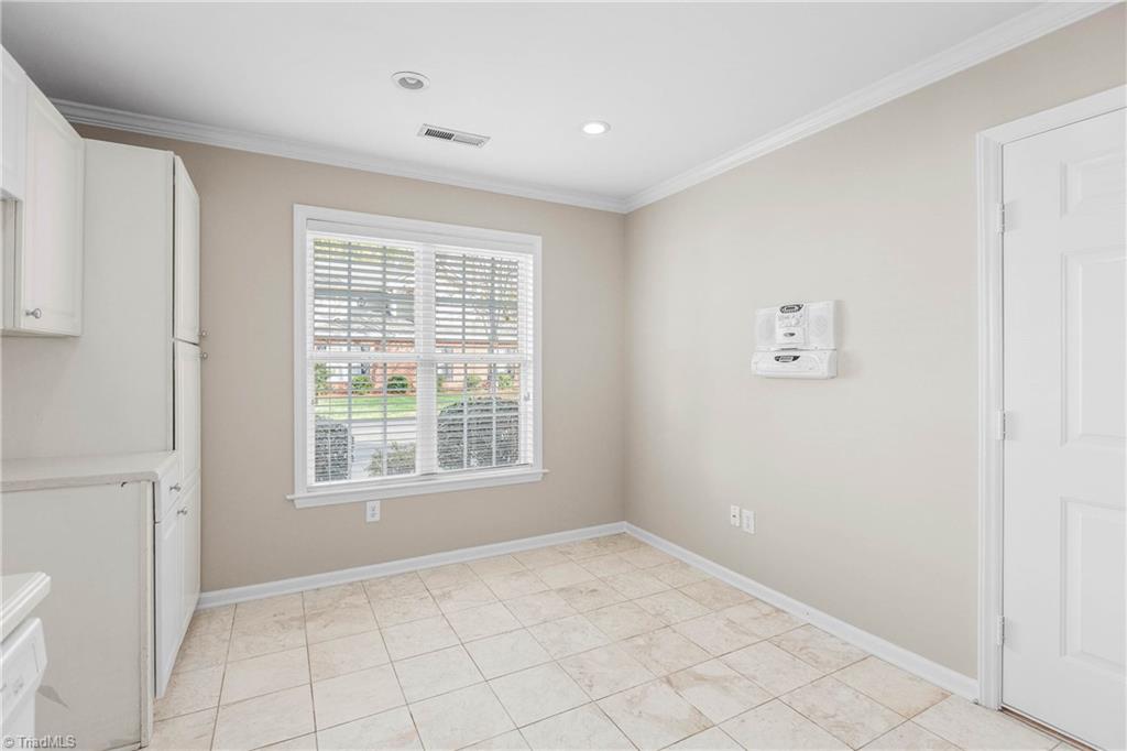 7508 Riverside Court Clemmons, NC 27012 - Photo 15 of 27 Breakfast