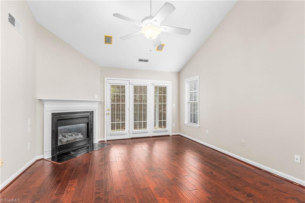 7508 Riverside Court Clemmons, NC 27012 - Photo 6 of 27 Living Room