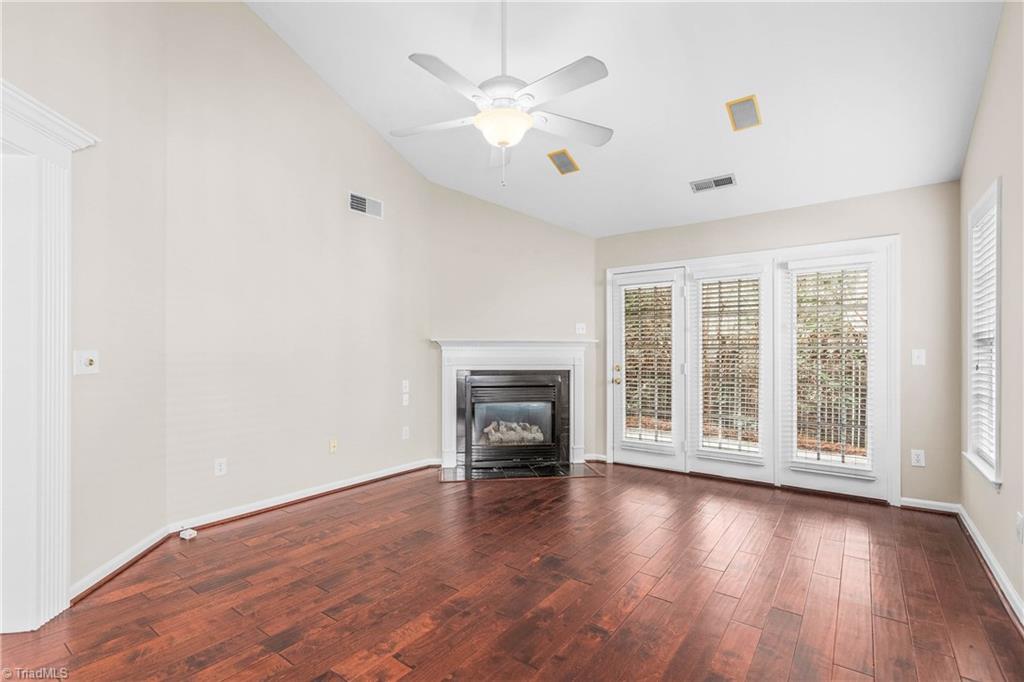 7508 Riverside Court Clemmons, NC 27012 - Photo 7 of 27 Living Room