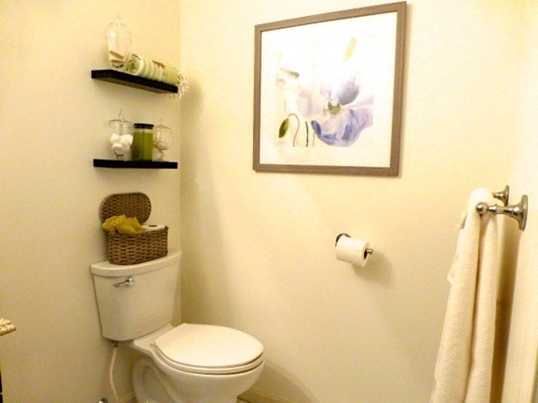 59 Mountain Gate Road, Unit 59 Ashland, MA 01721 - Photo 10 of 25 a bathroom with a toilet and a sink