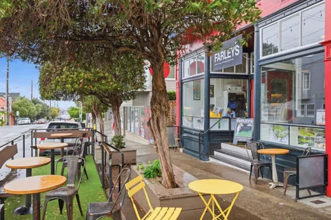 a backyard of a restaurant