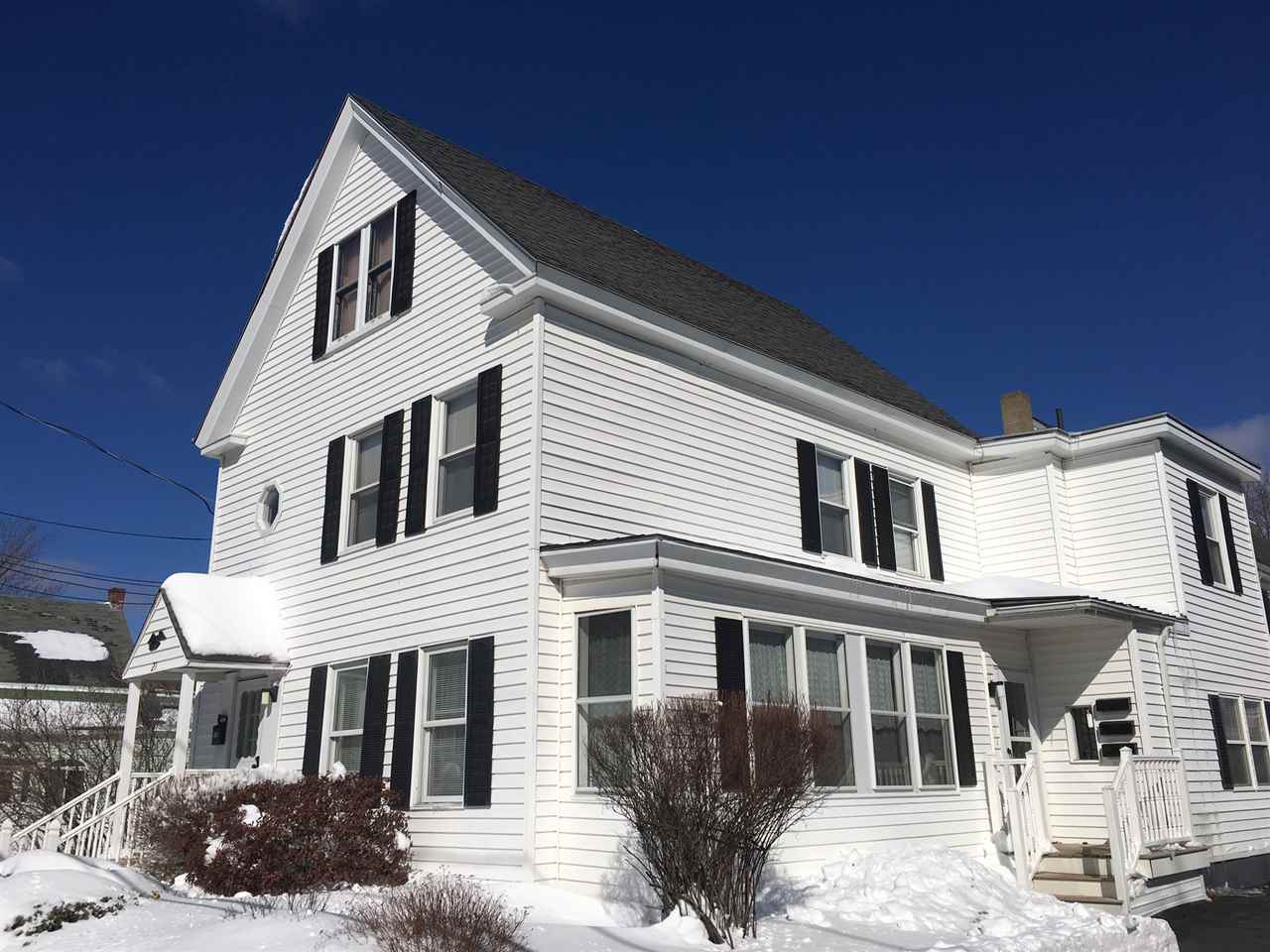 21 Walnut Street Rochester, NH 03867 - Photo 1 of 25