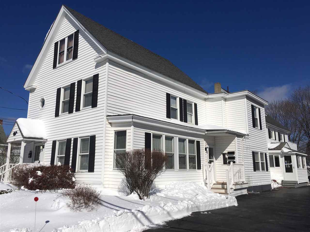 21 Walnut Street Rochester, NH 03867 - Photo 2 of 25