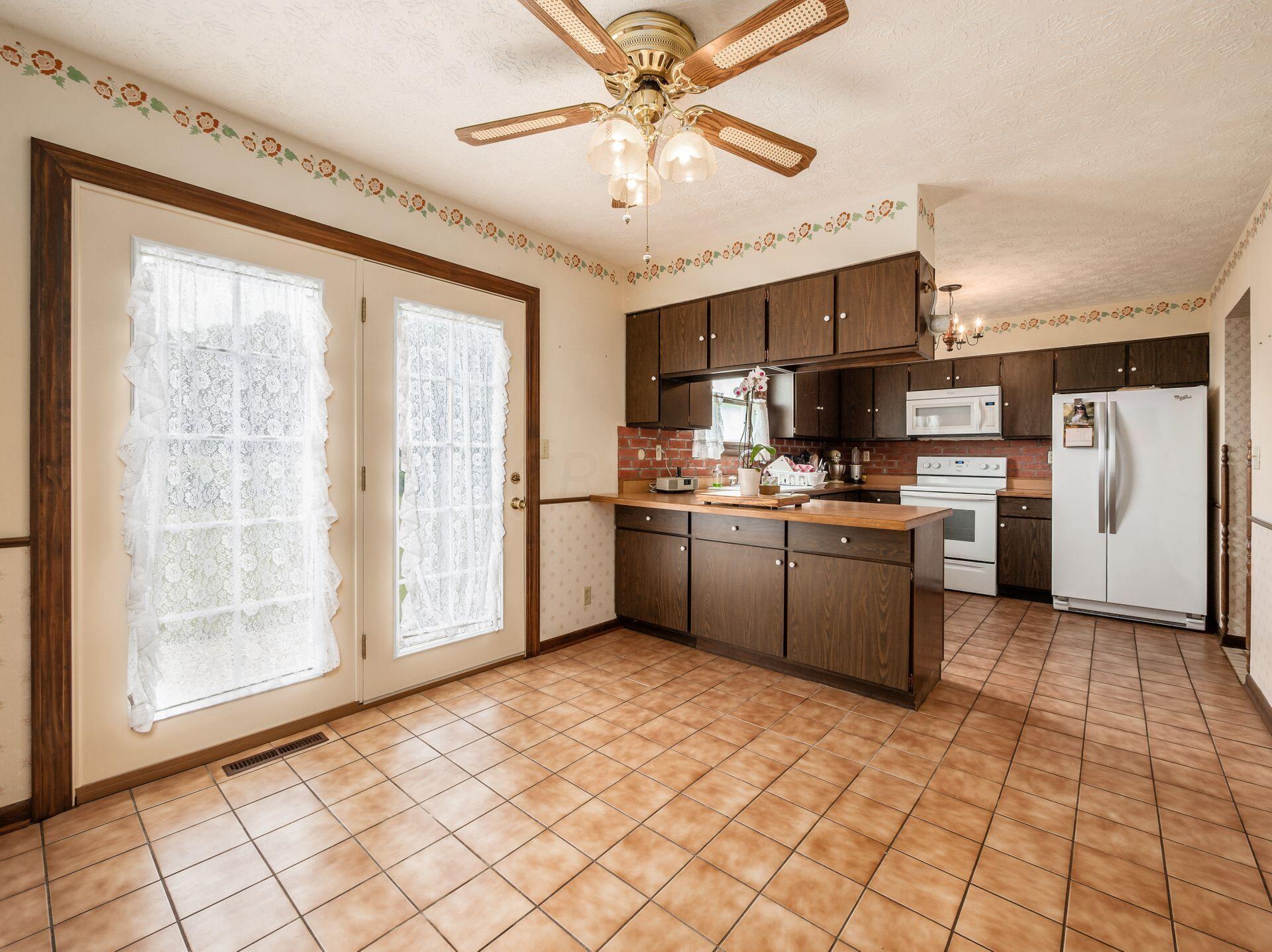7575 Calhoun Road Ostrander, OH 43061 - Photo 11 of 57 Eating Space/Kitchen