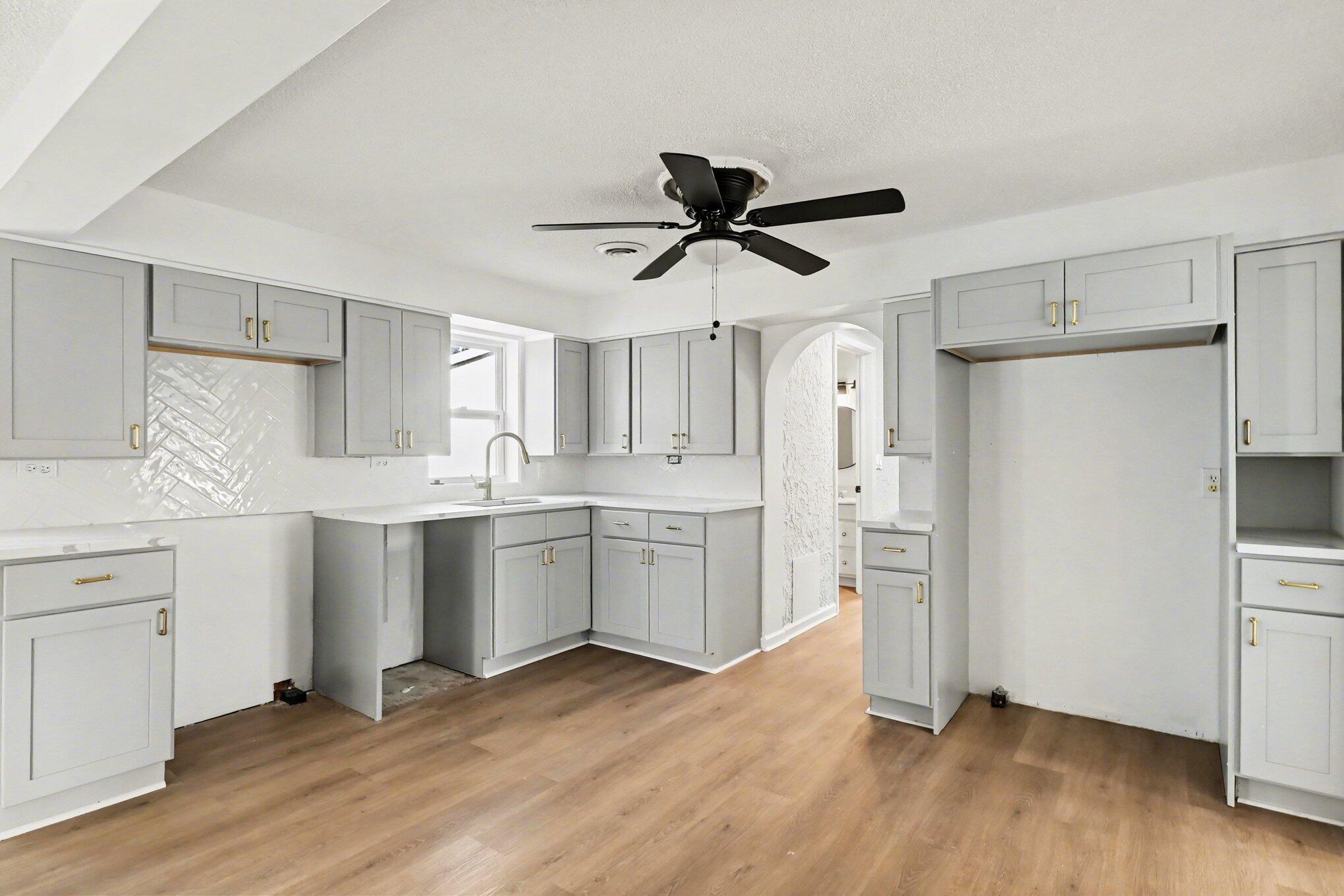 8846 State Road Haslett, MI 48840 - Photo 6 of 14 005_file_3555