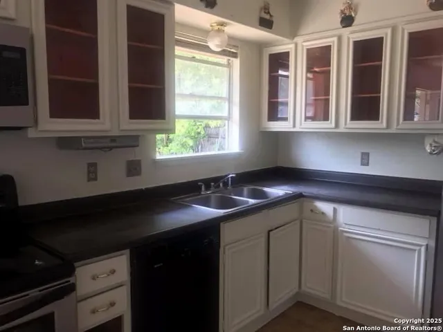 $1,600 | 150 Meadow Glen Drive, San Antonio, TX 78227