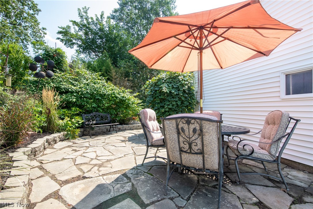 1411 Gordon Road Lyndhurst, OH 44124 - Photo 28 of 35