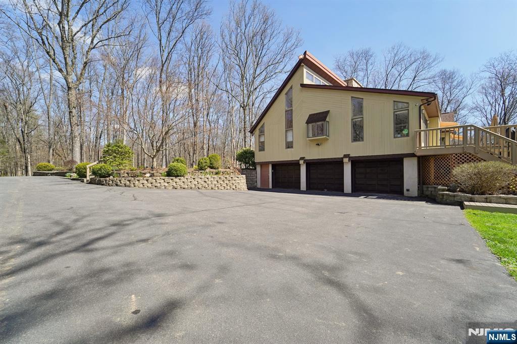 30 Ironia Mendham Road Chester, NJ 07930 - Photo 2 of 33