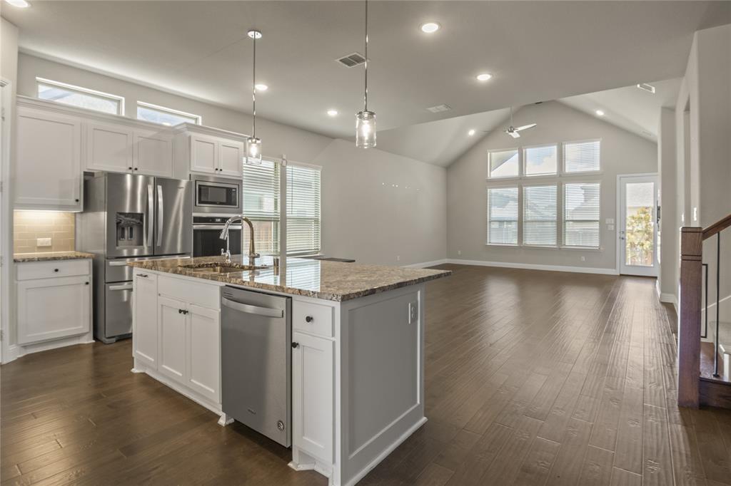 2195 English Ivy Road Frisco, TX 75033 - Photo 11 of 31 Gallery Image 11