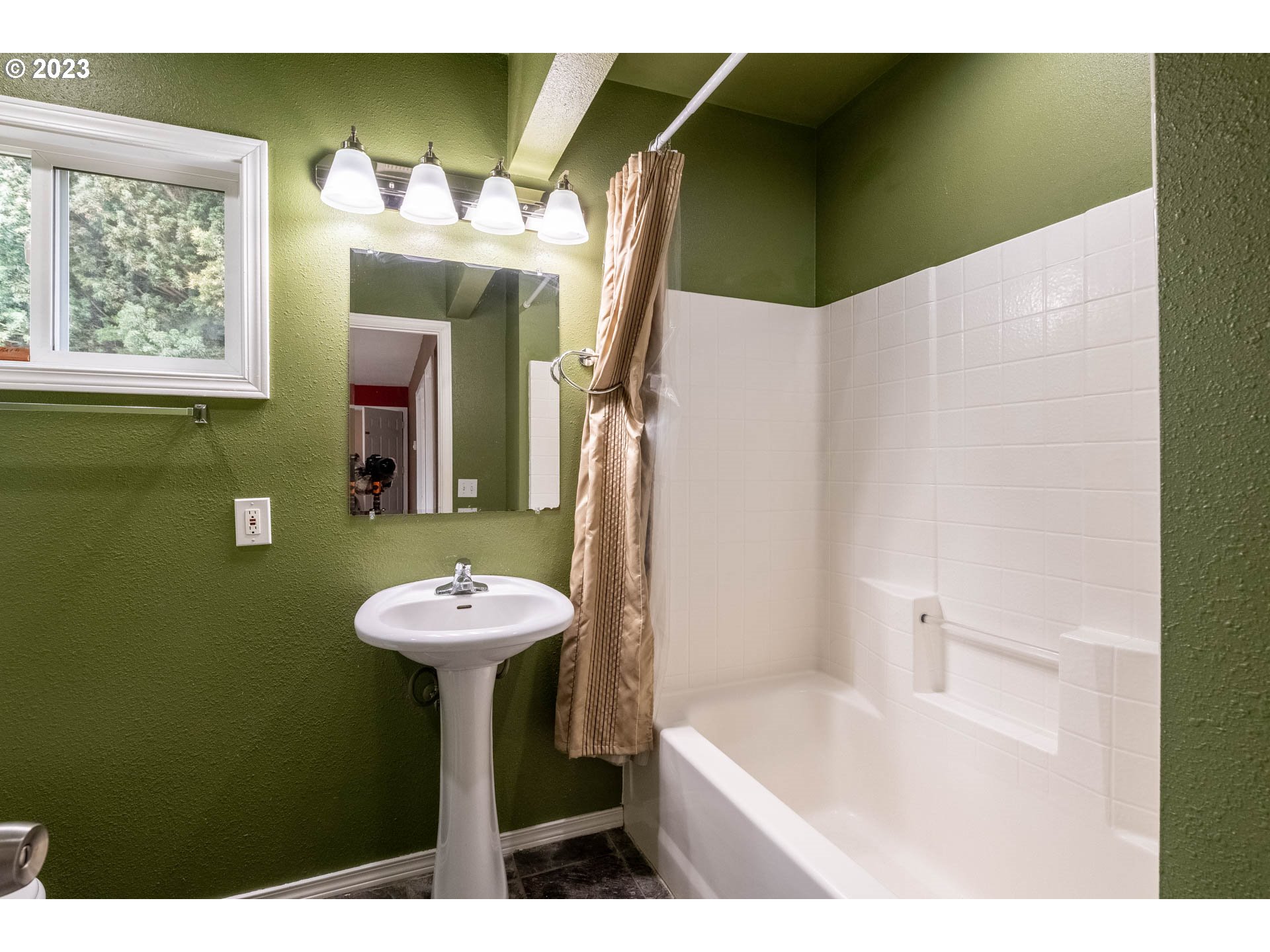 2102 Kelly Road, Unit 18 Vancouver, WA 98665 - Photo 8 of 17 a bathroom with a sink and a mirror