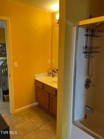 $179,999 | 2008 Timbers Edge Court, Unit 8, Kingsport, TN 37660