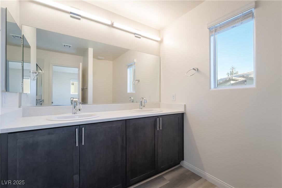 6853 Prairie Pearl Street Las Vegas, NV 89148 - Photo 17 of 22 Primary Spa Bath