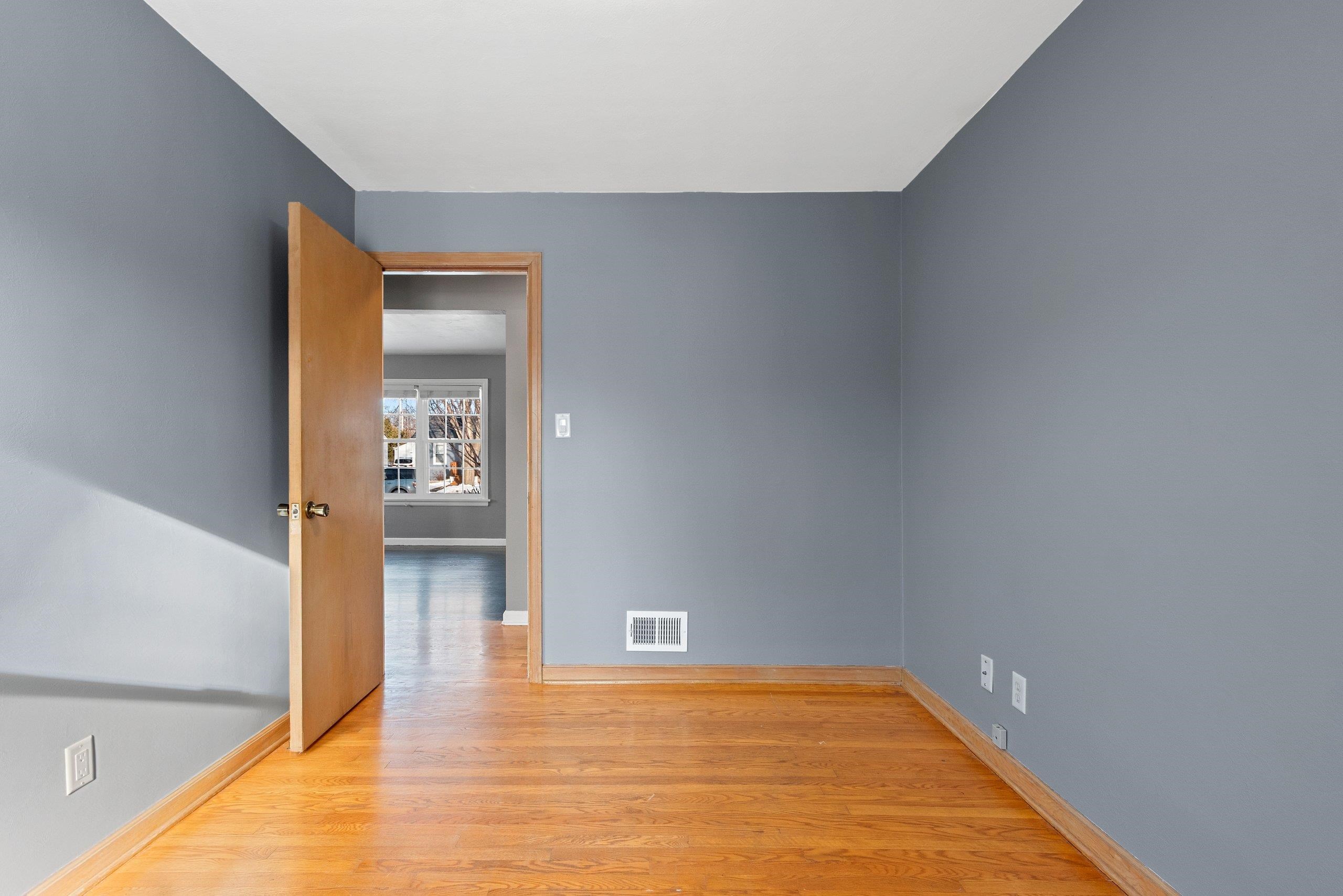 963 Liberty Street Green Bay, WI 54304 - Photo 17 of 25