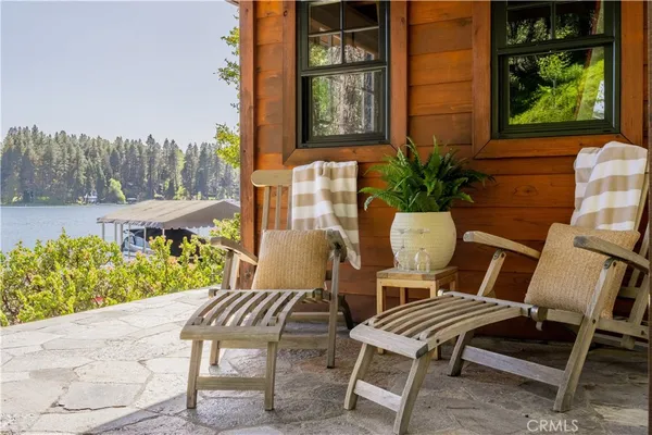 $330,000 | 406 N406b Lake, Lake Arrowhead, CA 92352