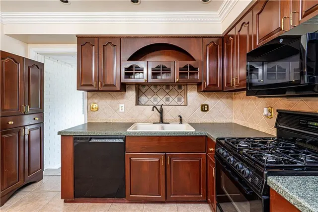 $300,000 | 4045 Blue Willow Street, Irwin, PA 15642