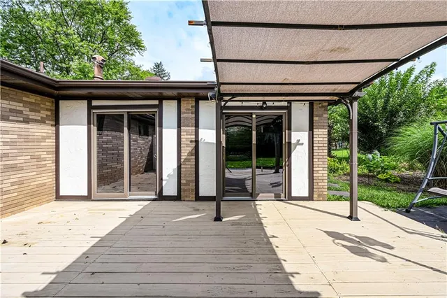 $300,000 | 4045 Blue Willow Street, Irwin, PA 15642