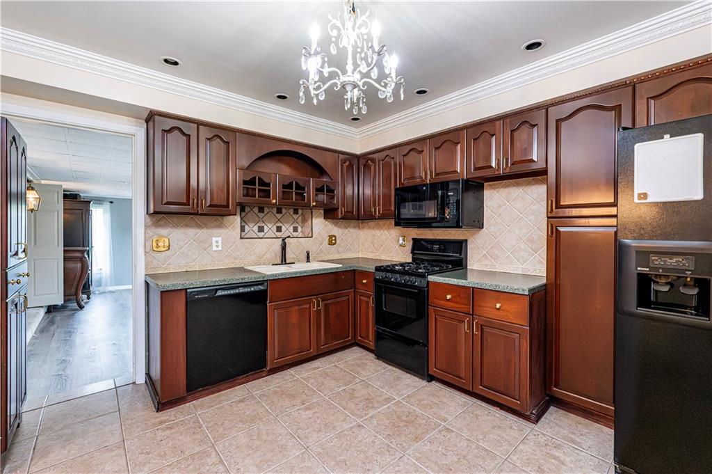 4045 Blue Willow Street Irwin, PA 15642 - Photo 2 of 27