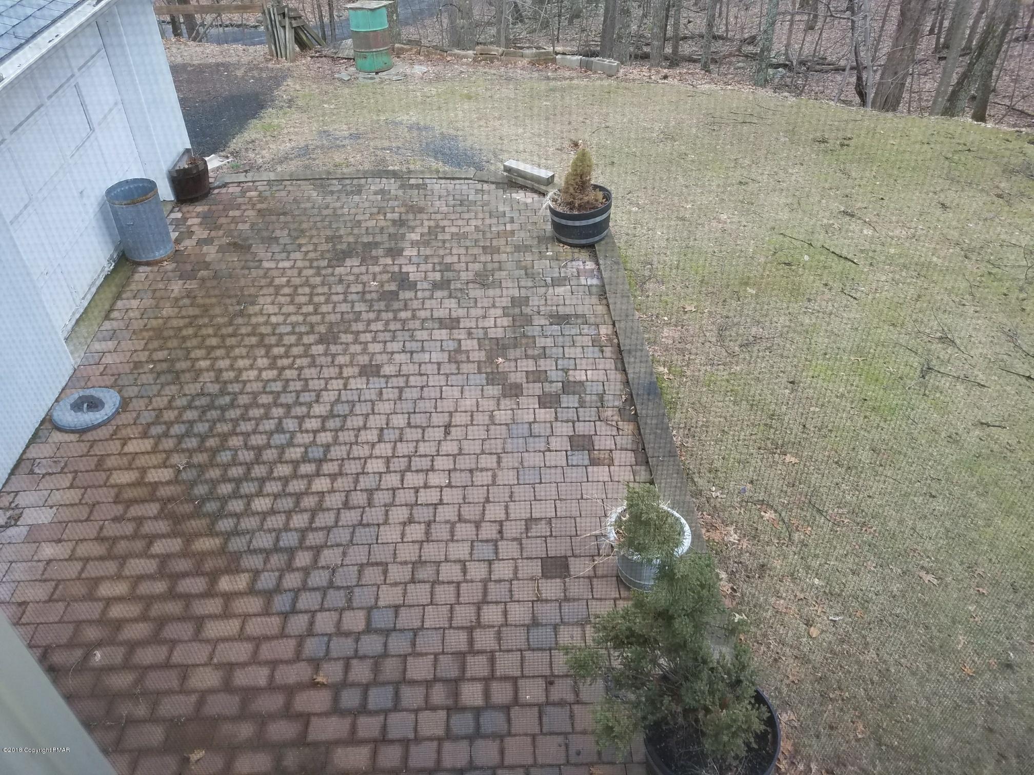112 Teal Court Bushkill, PA 18324 - Photo 33 of 35 patio