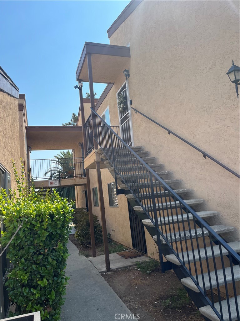 1051 Rock Springs Road Escondido, CA 92026 - Photo 4 of 28