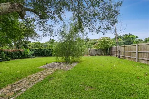 $350,000 | 19 Park Timbers Drive, New Orleans, LA 70114