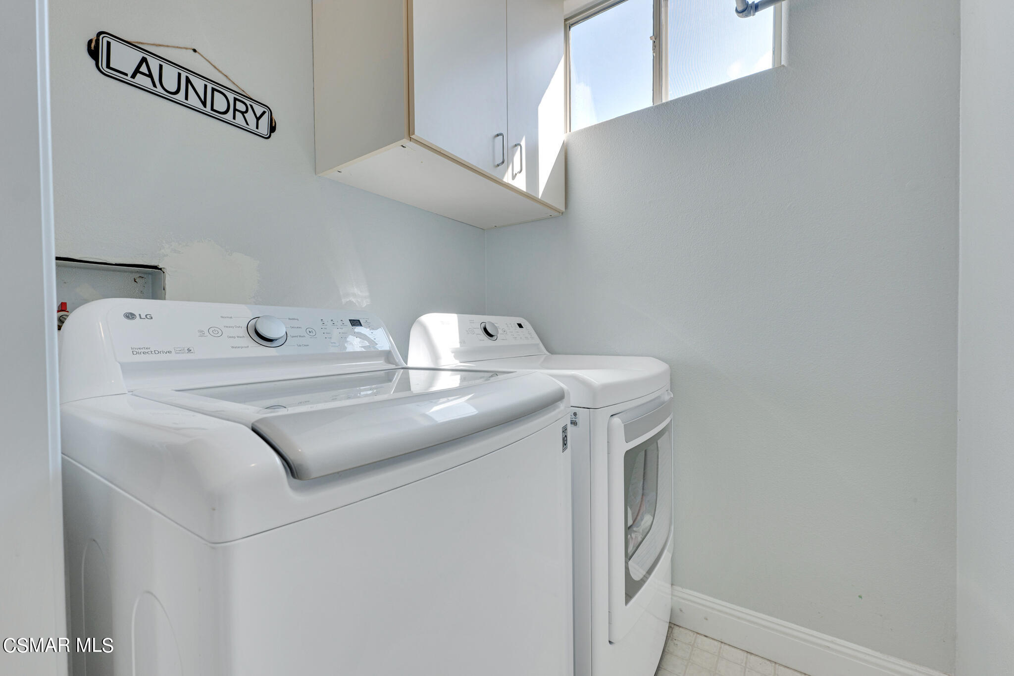 3930 Sunsetridge Road Moorpark, CA 93021 - Photo 21 of 42 a utility room with dryer and washer
