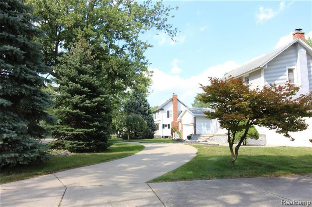 22012 Inkster Road Southfield, MI 48033 - Photo 4 of 34