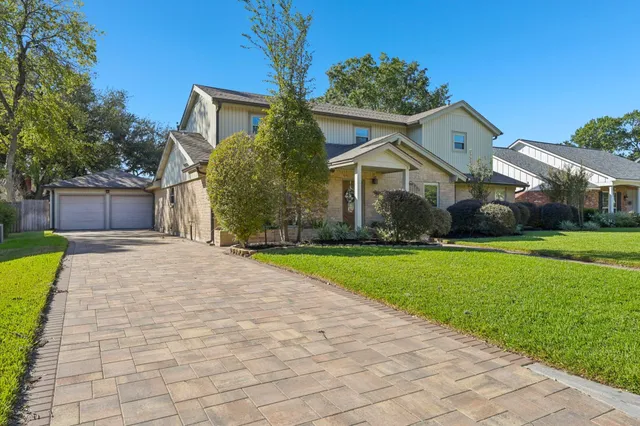 $679,000 | 12527 Honeywood Trail, Houston, TX 77077
