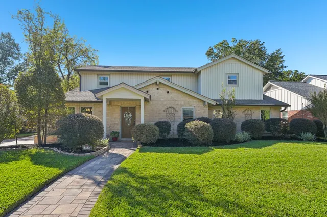 $679,000 | 12527 Honeywood Trail, Houston, TX 77077