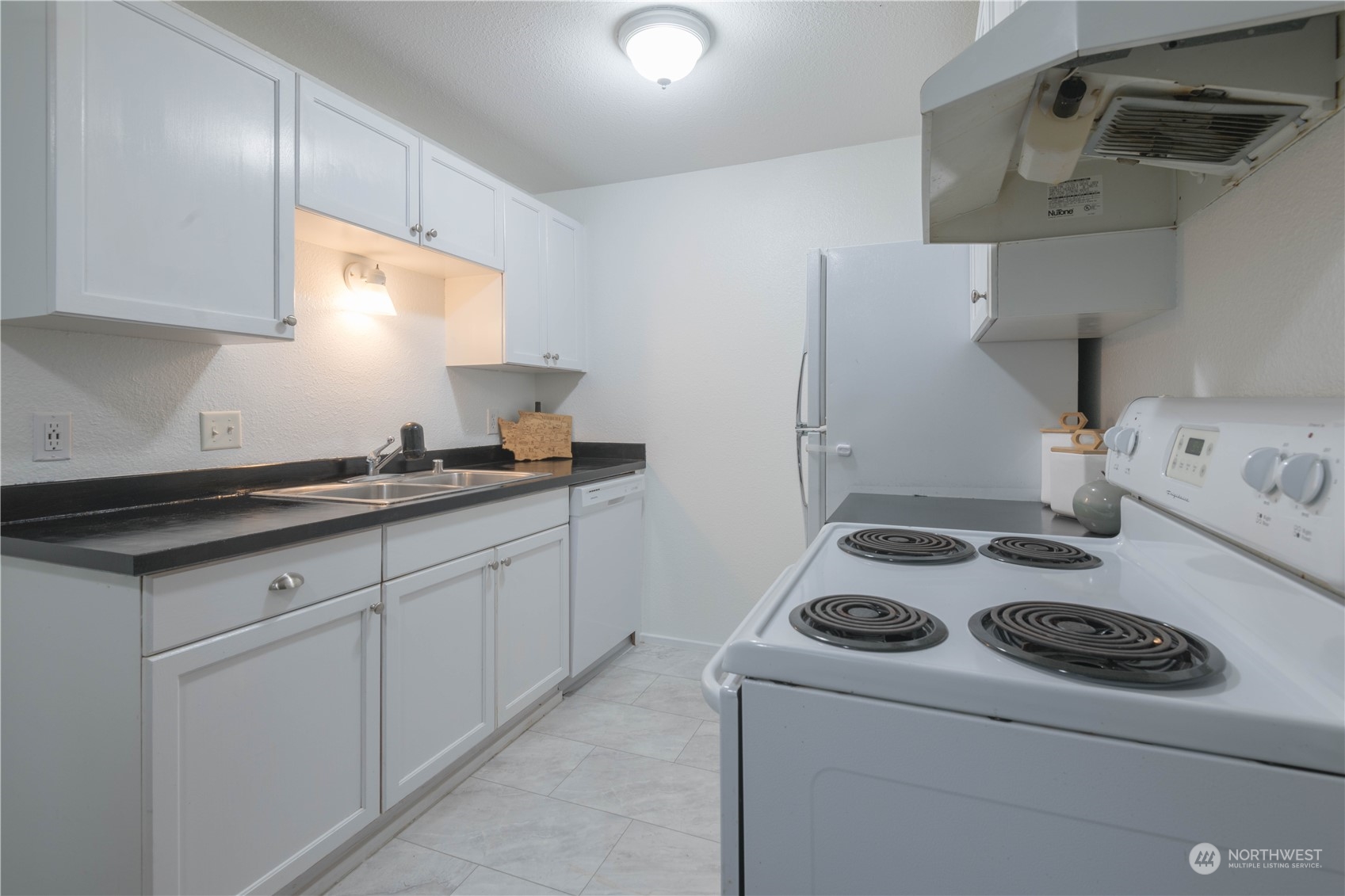 3206 Pine Road Northeast, Unit B5 Bremerton, WA 98310 - Photo 2 of 15 Gallery Image 2