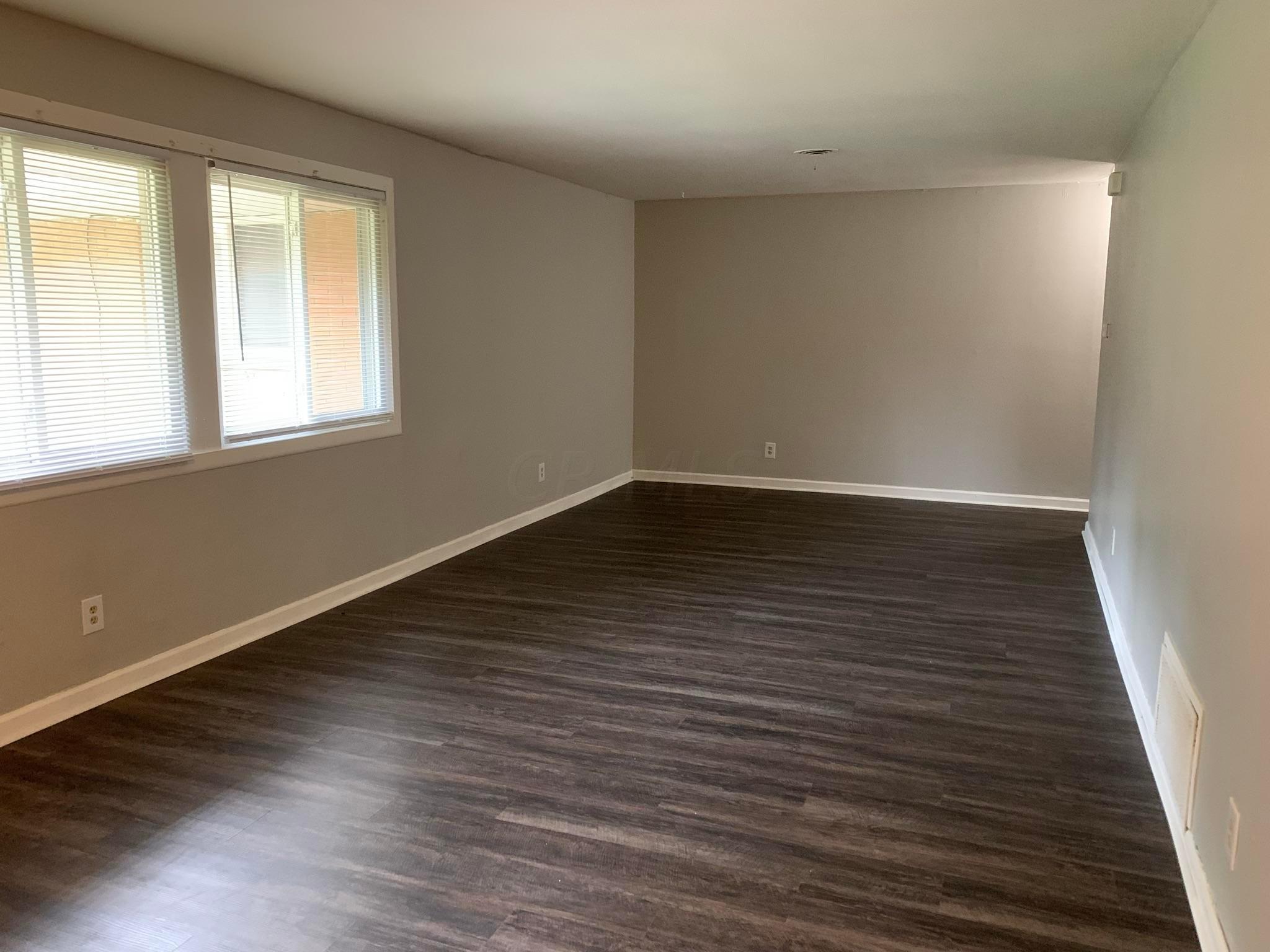732 North Nelson Road, Unit B Columbus, OH 43219 - Photo 3 of 14