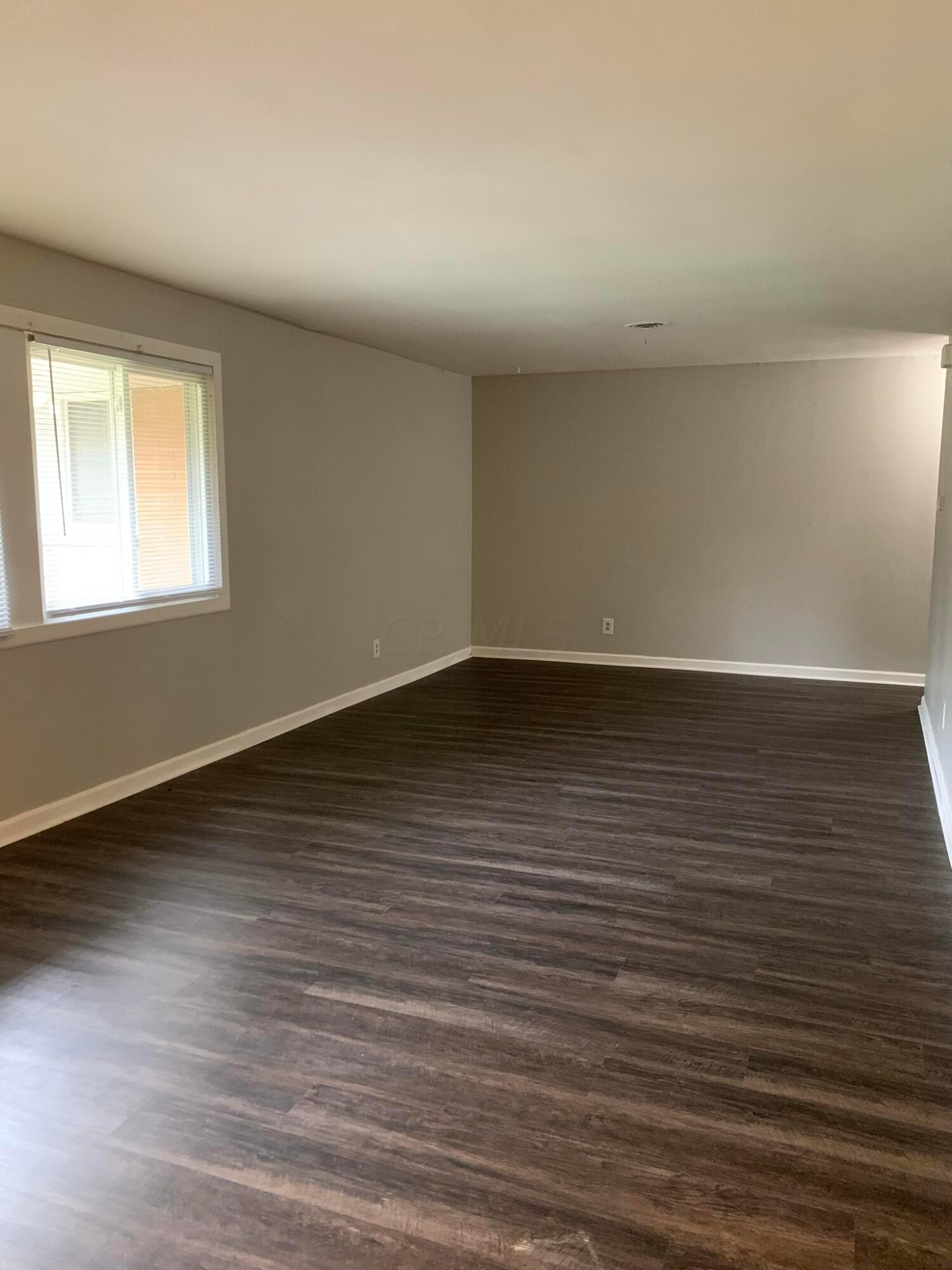 732 North Nelson Road, Unit B Columbus, OH 43219 - Photo 4 of 14