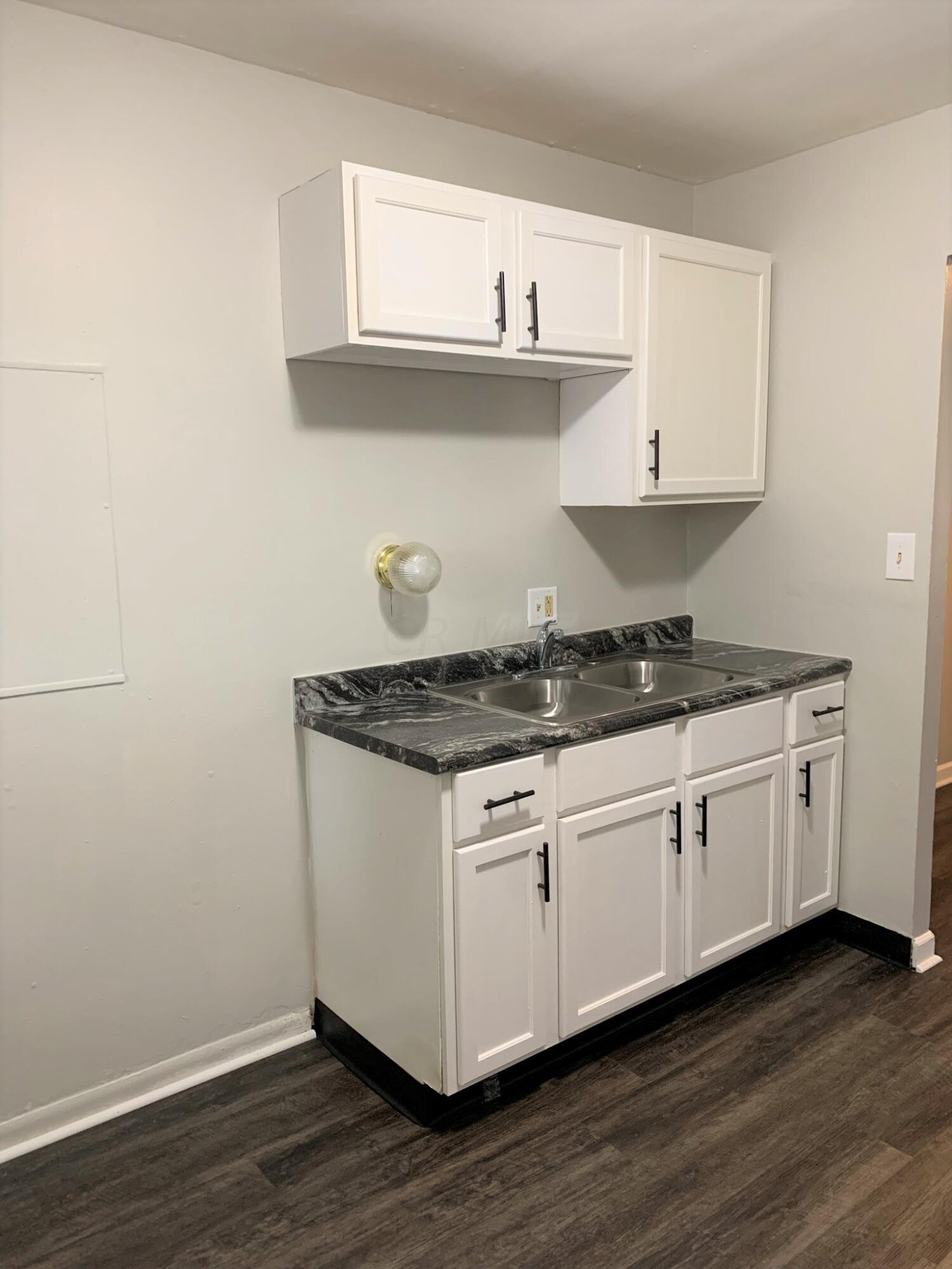 732 North Nelson Road, Unit B Columbus, OH 43219 - Photo 5 of 14