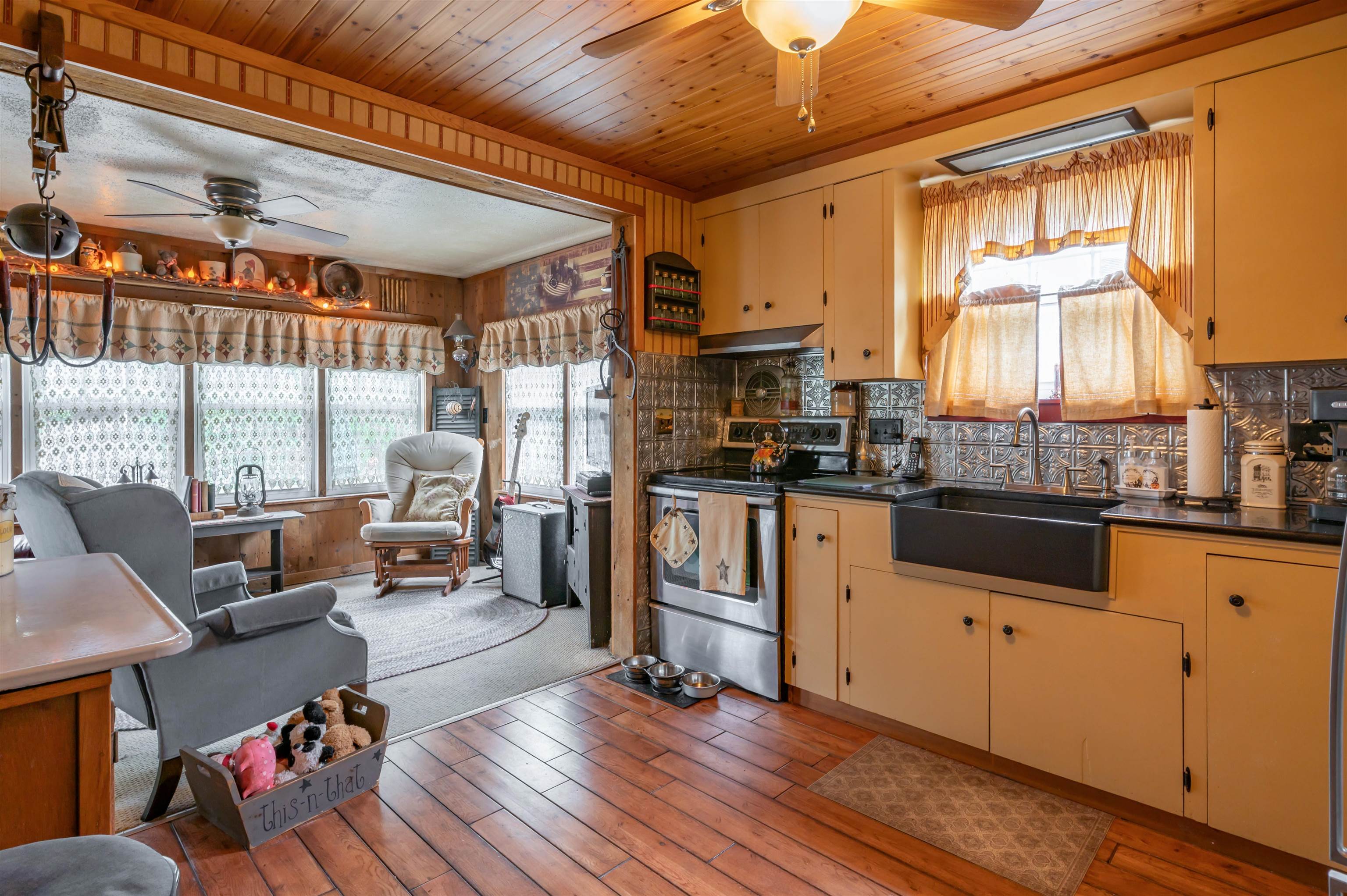 131 Calef Road Manchester, NH 03103 - Photo 14 of 42