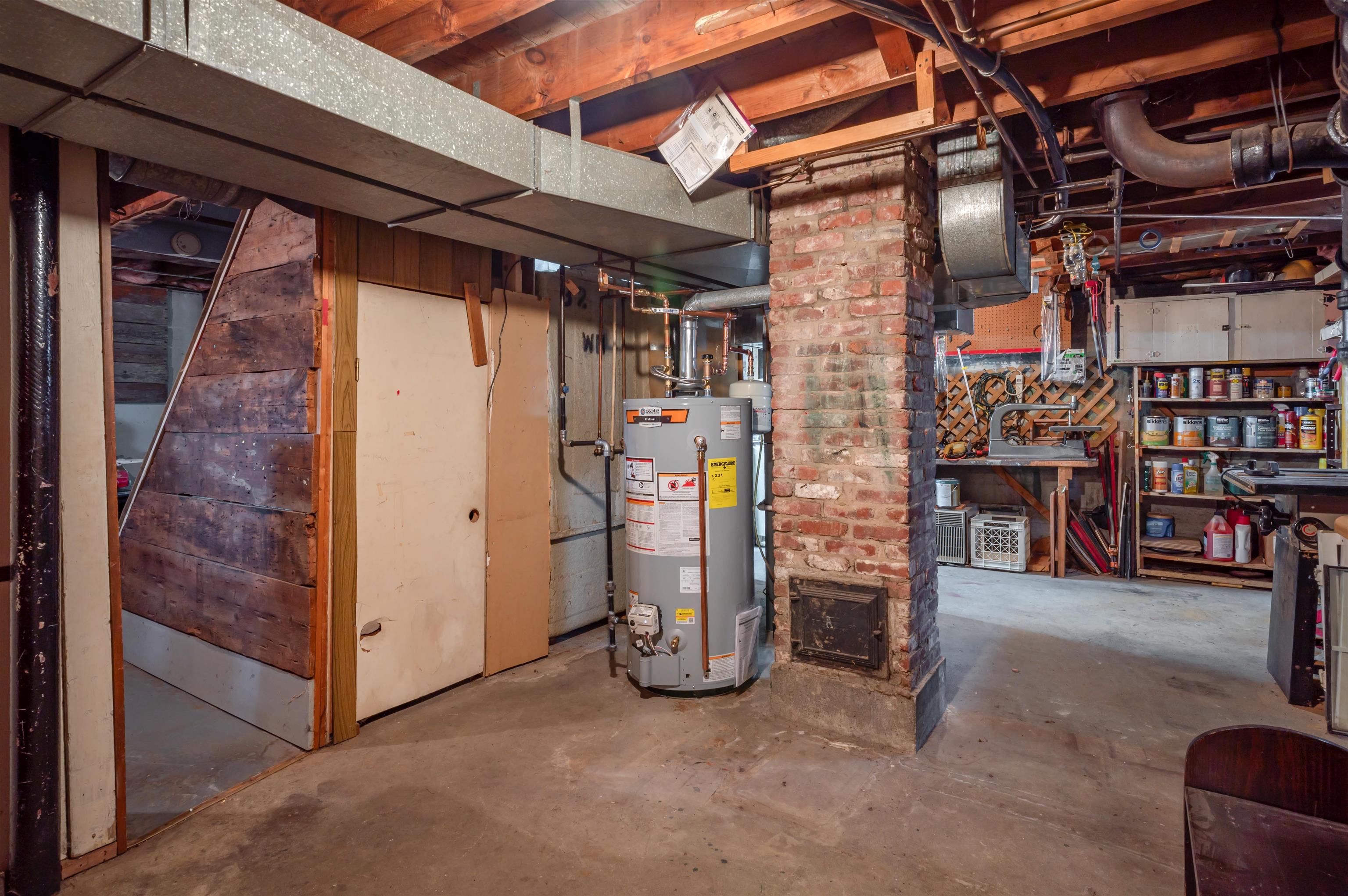 131 Calef Road Manchester, NH 03103 - Photo 33 of 42