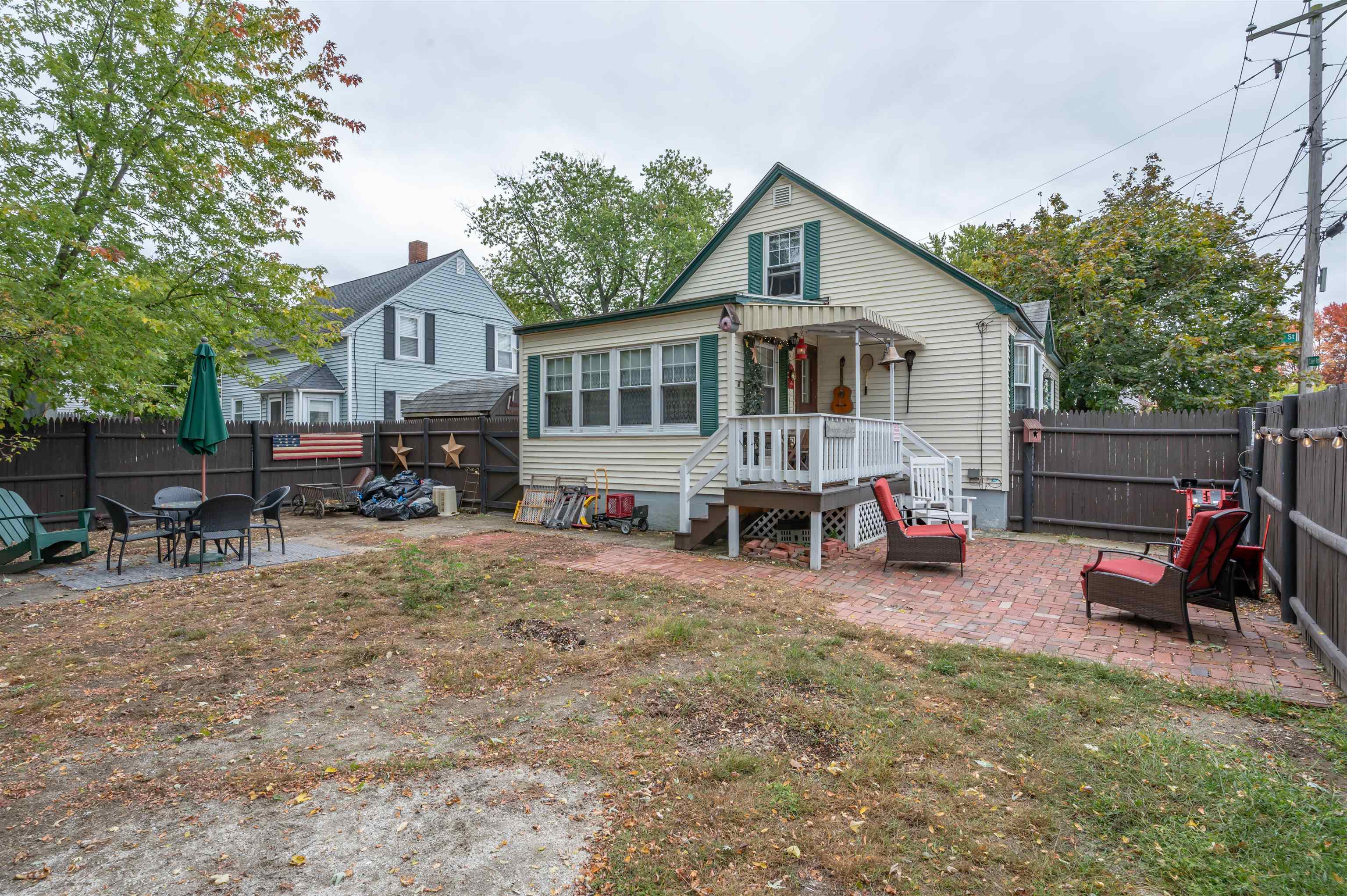 131 Calef Road Manchester, NH 03103 - Photo 6 of 42