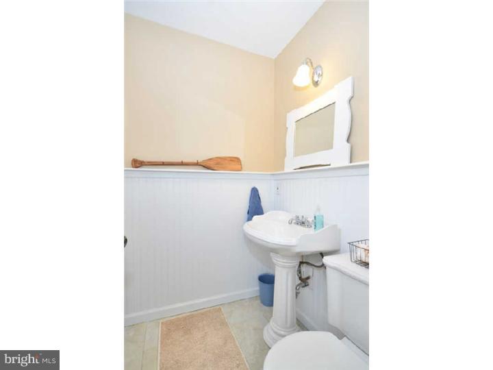 1203 Manor Road Havertown, PA 19083 - Photo 12 of 19