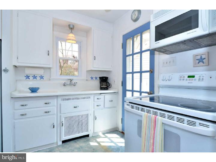1203 Manor Road Havertown, PA 19083 - Photo 8 of 19