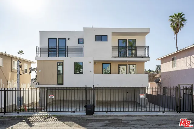 $3,300 | 1430 West 9th Street, San Pedro, CA 90732