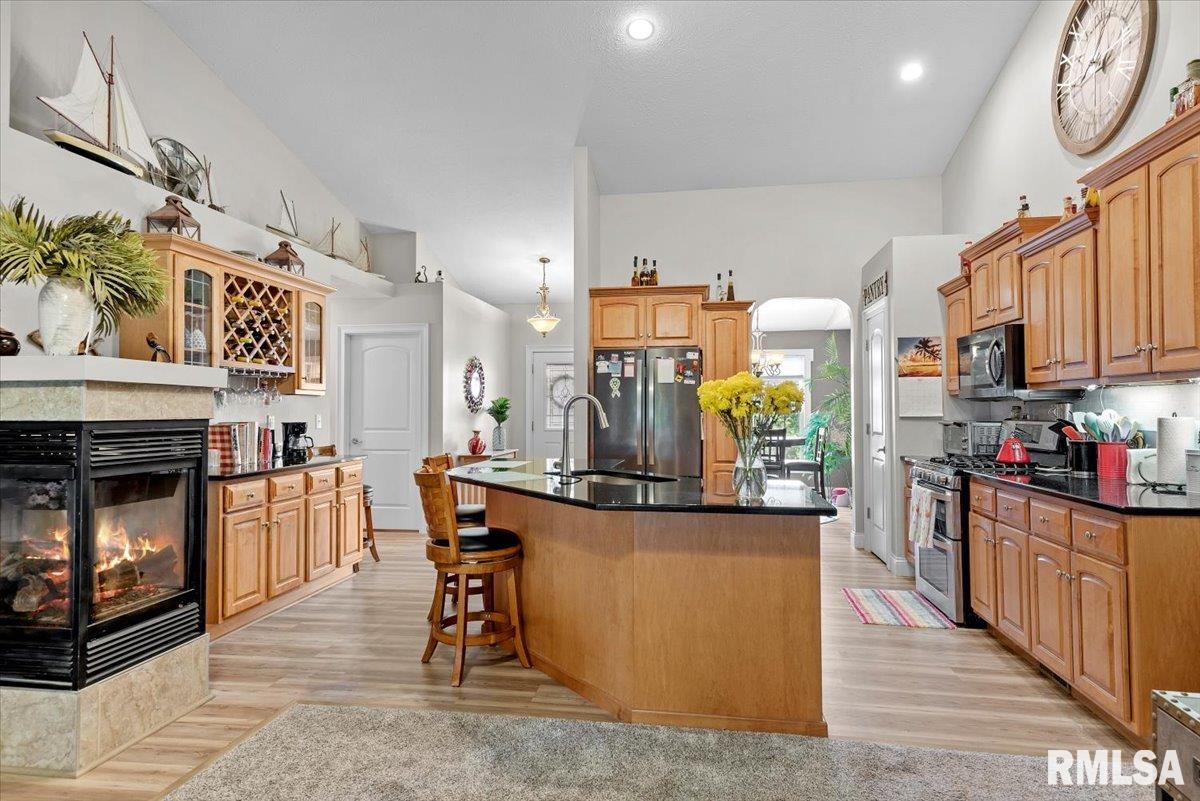 4310 Castle Pines Drive Springfield, IL 62711 - Photo 10 of 39 Gallery Image 10
