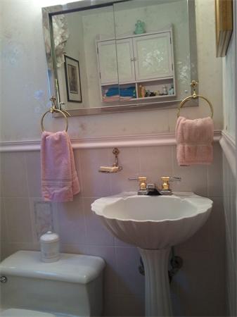 9 Roberta Road Sharon, MA 02067 - Photo 14 of 18 Gallery Image 14