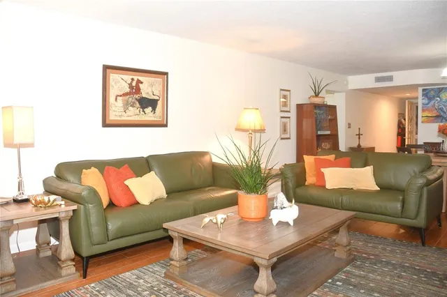 $407,740 | 601 North Mc Donald Street, Unit 206, Mount Dora, FL 32757