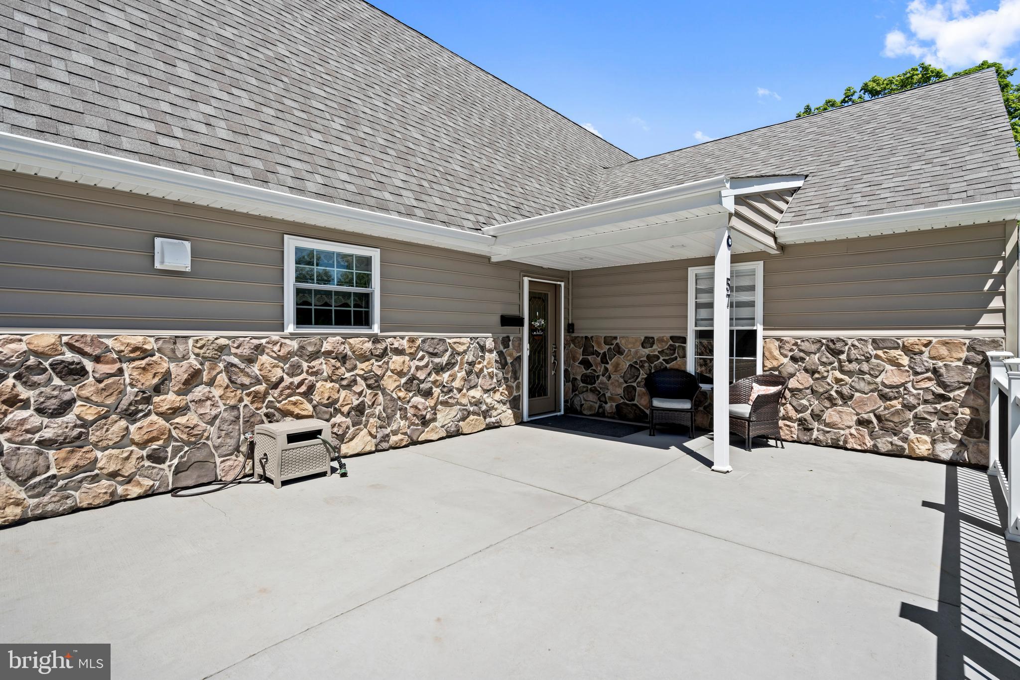57 Rust Hill Road Levittown, PA 19056 - Photo 4 of 39