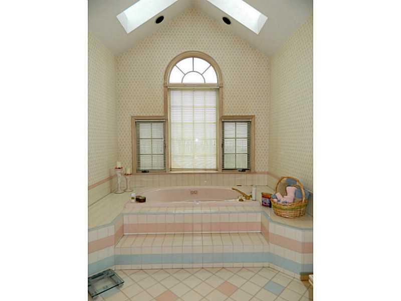 318 Quarry Road Washington, PA 15301 - Photo 18 of 25 Exterior Front. The master bath is enormous with a Grecian style jet spray tub. The tile is primarily creme with accent tiles. The accent tiles may be changed to match your decor. A large tile shower is also located here.