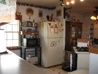4709 School Road Temperance, MI 48182 - Photo 9 of 13 Kitchen