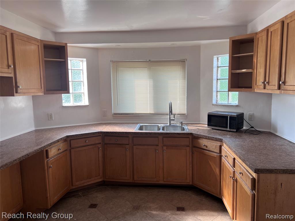 4331 Balfour Road Detroit, MI 48224 - Photo 7 of 19 Gallery Image 7