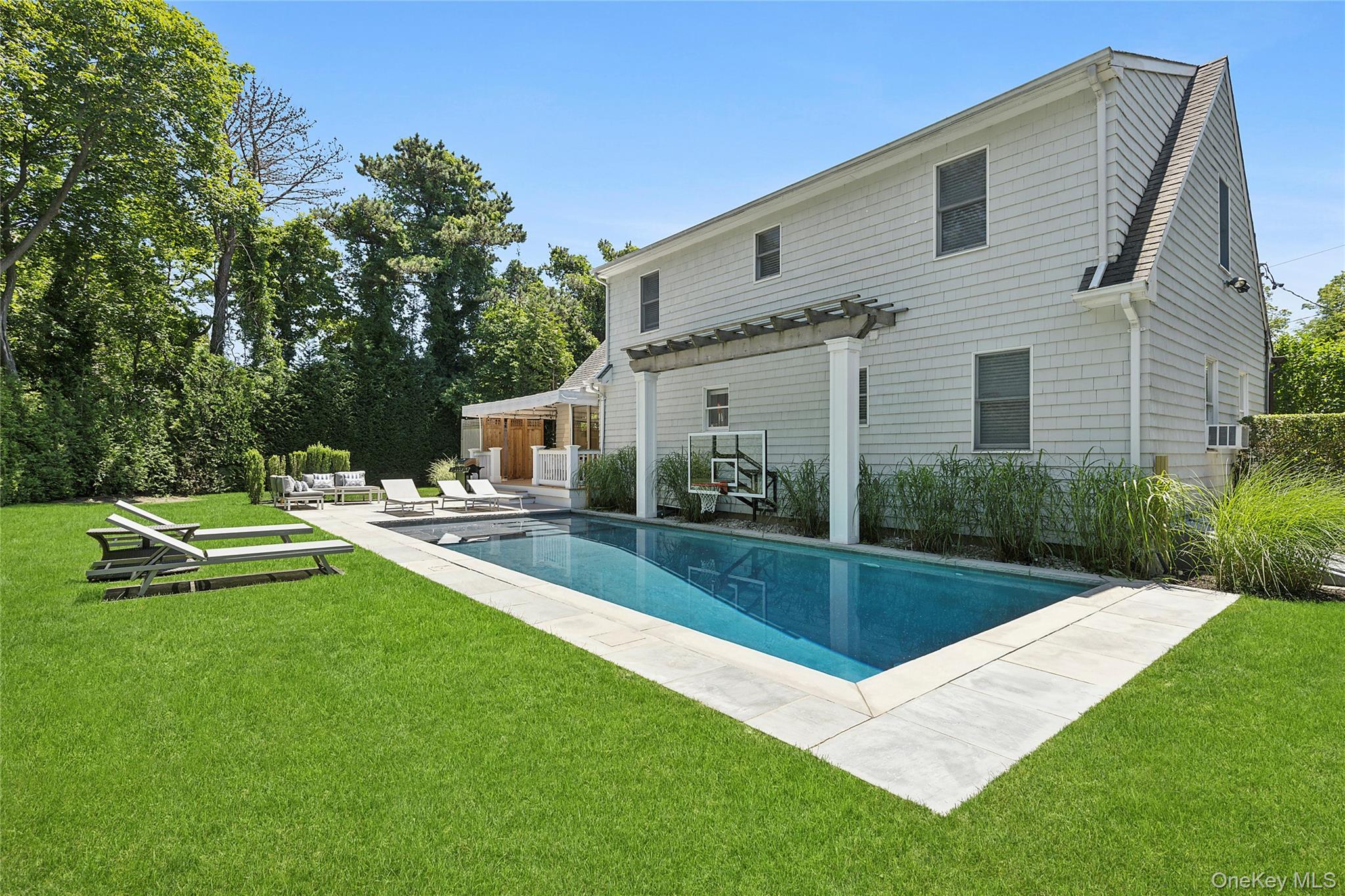31 Highland Road Southampton, NY 11968 - Photo 16 of 19